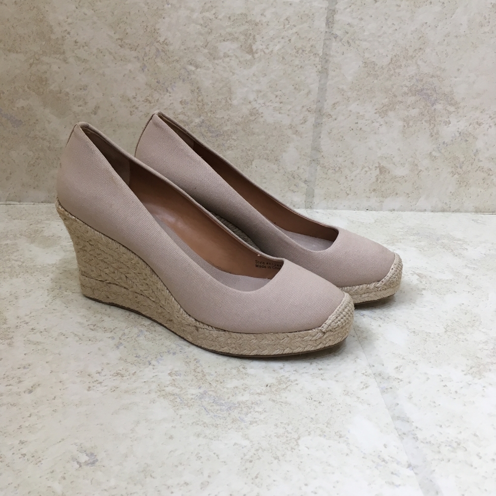 NEW WITHOUT TAGS J CREW SEVILLE ESPADRILLE WEDGES IN CREAM